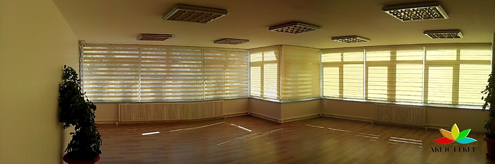 Ankara TESMER (TÜRMOB Eğitim ve Staj Merkezi, Dikmen / Çankaya) — Ana Konferans ve Eğitim Salonu Çoklu Pencere Kurumsal Zebra Perde Sistemi