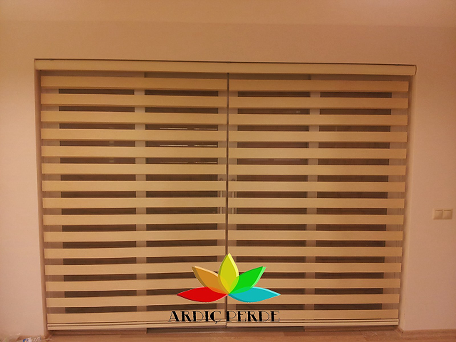 Ankara TESMER (TÜRMOB Eğitim ve Staj Merkezi, Dikmen / Çankaya) — Başkanlık ve Toplantı Odası — Dekoratif Dokulu Çift Katmanlı Zebra Stor Sistemi